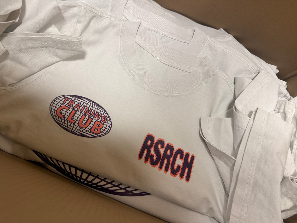 T-Shirt Oversize Globe Training Club - Cream & Orange